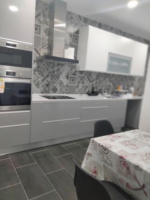 Lisbon, 3 Bedroom Apartment In Amora , 15 Min From The Beach Extérieur photo